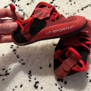 La Sportiva kids climbing shoes size 8-9 (26-27 EU)